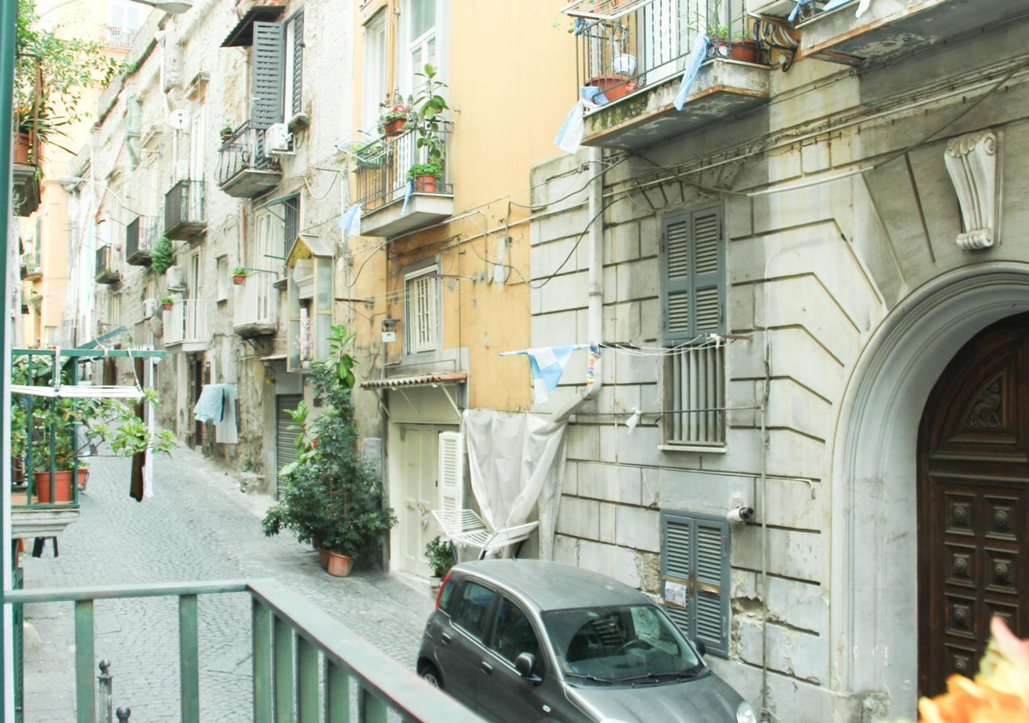 Boutique Home Tarsia- A 2 Minuti Da Piazza Dante E Metro Montesanto Naples Exterior photo